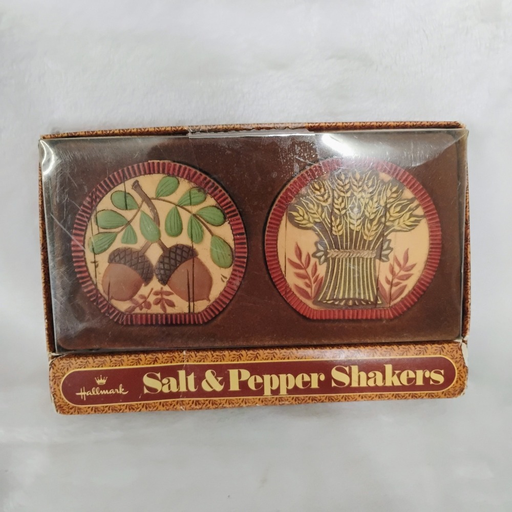 Vintage Hallmark Salt and Pepper Shakers Harvest Acorn Wheat Fall Decor Set K